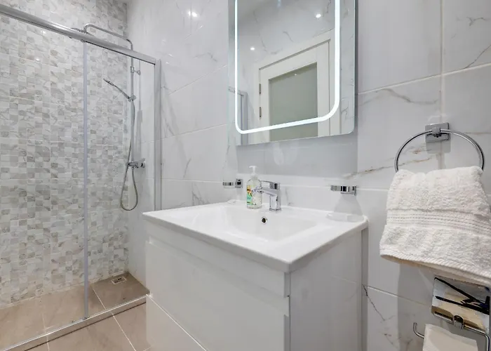Stylish 2br Steps To The Promenade Apartment Sliema