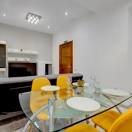 Stylish 2br Steps To The Promenade *