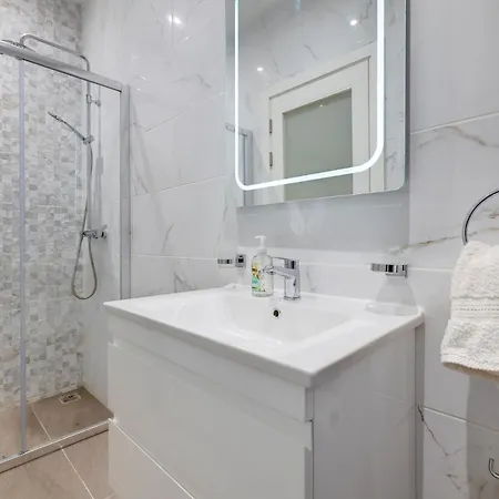 Stylish 2br Steps To The Promenade Apartment Sliema