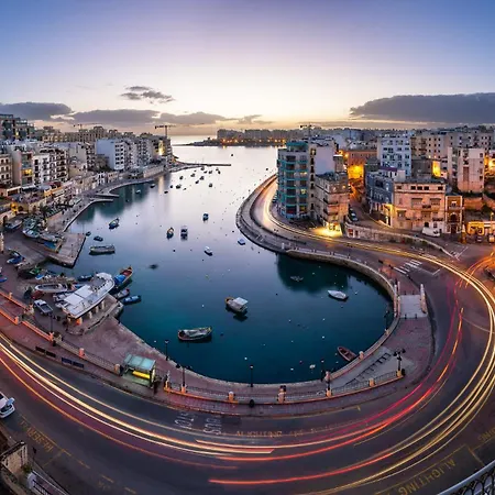 Stylish 2br Steps To The Promenade Apartment Sliema