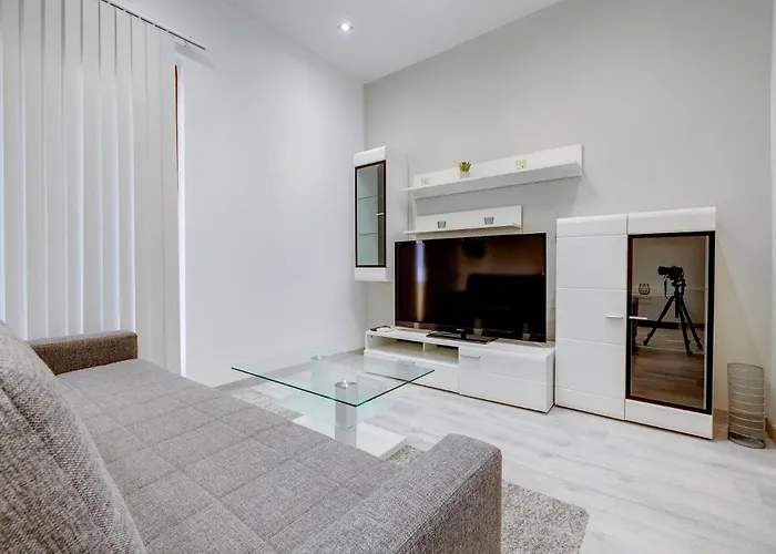 Stylish 2br Steps To The Promenade Apartamento